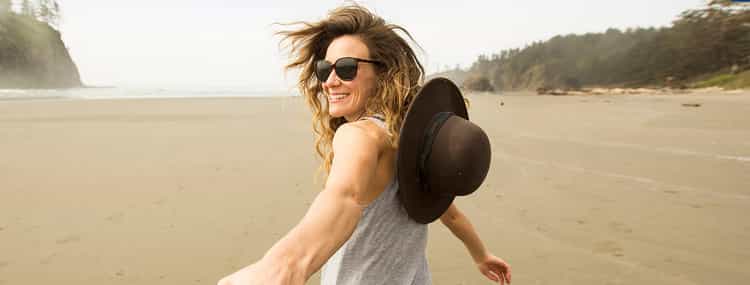 στην παραλία