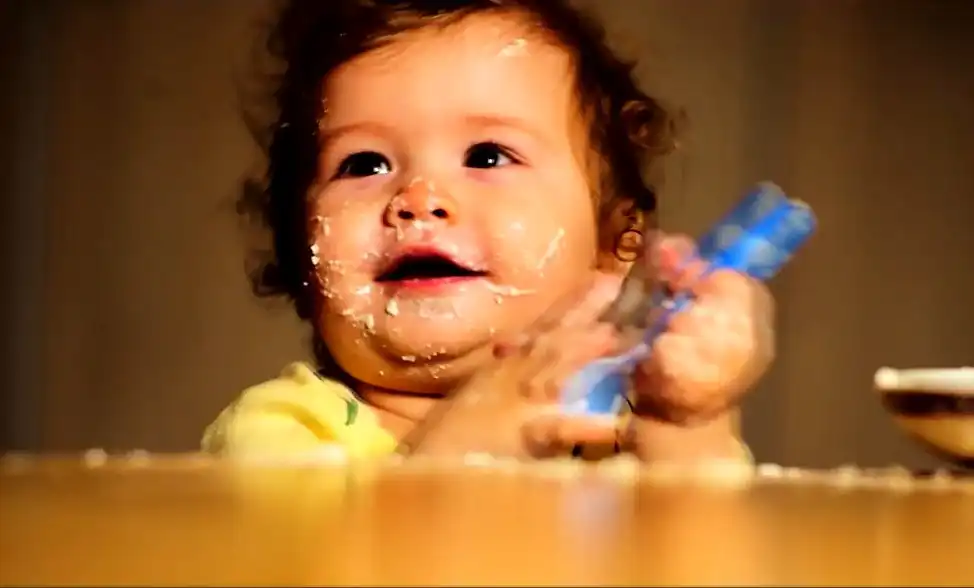 Tot Tips - The What, When, How of baby led weaning