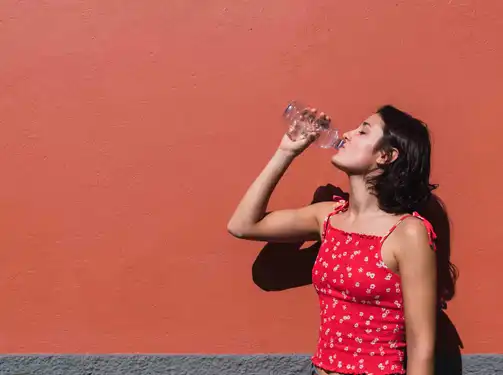 Pravda o bolestiach hlavy a dehydratácii