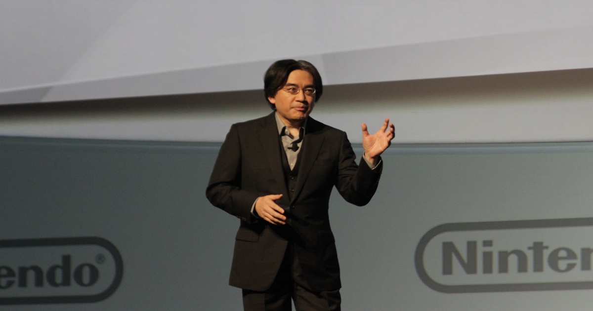 Satoru Iwata habla sobre la estrategia de consolas y dispositivos portátiles de Nintendo en una entrevista recientemente publicada en 2004.