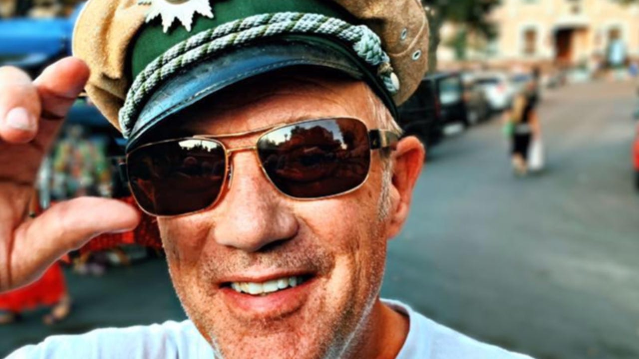 “Carter Lipscomb去世:铁银河商务专家生平与成就回顾”-iDomino