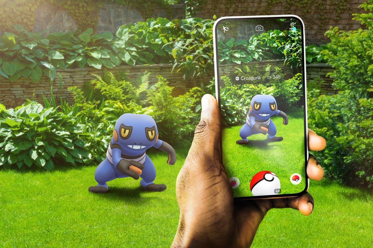 Pokemon Go游戏截图,显示AR场景