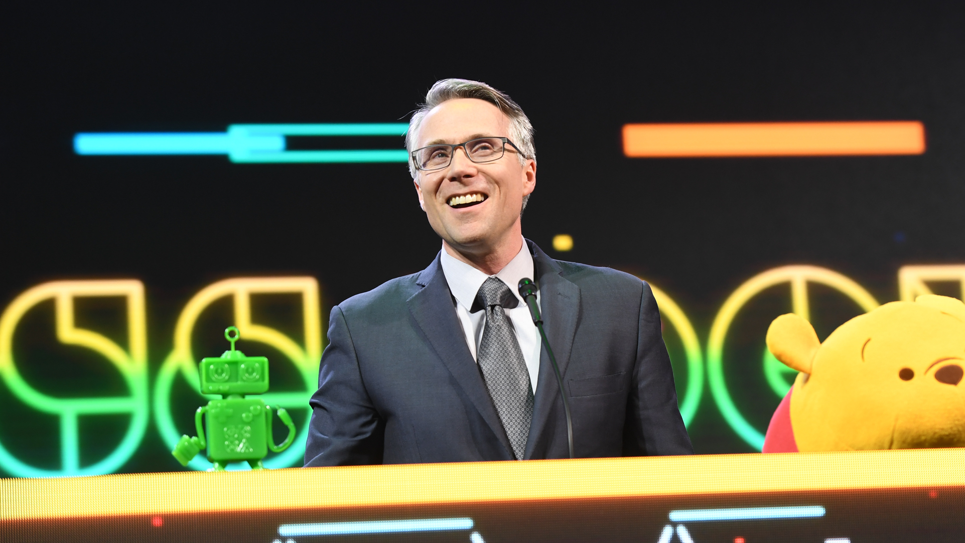 Mark DeLoura accepts an Ambassador Award at the 2017 Game Developer Choice Awards