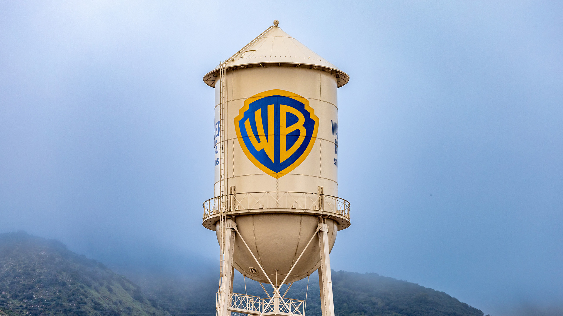 gamedeveloper.com - Bryant Francis - Paramount recruits EA purchasers for Warner Bros. bidding war