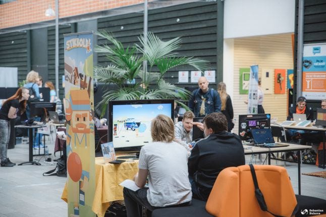 How to show your indie game at Creative Coast!