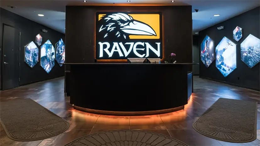 Raven Software团队和Activision Blizzard标志