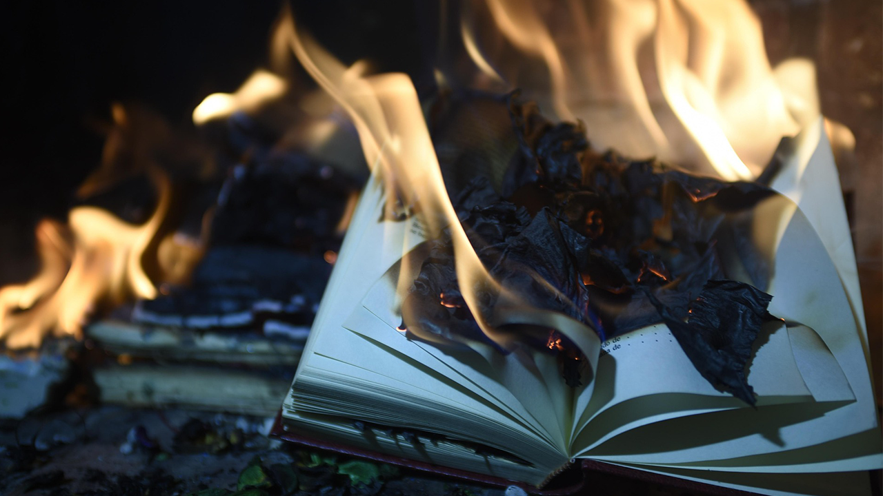 gamedeveloper.com - Nicole Carpenter - If knowledge if power, why are game companies setting it alight?