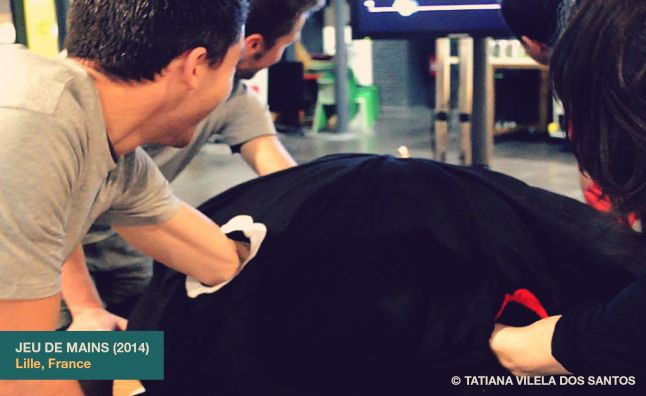 Jeu de Mains as exhibited at La Plaine Image in Roubaix, France