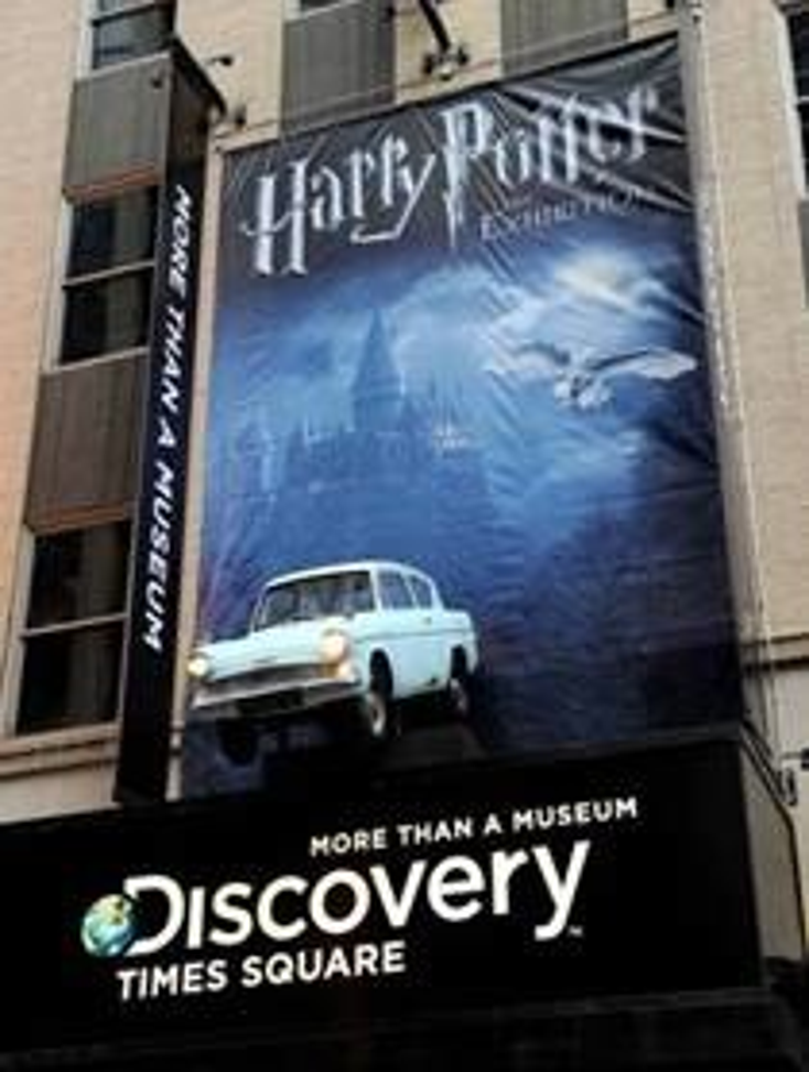 Harry Potter Apparates into Times Square Harry Potter Apparates into Times Square
