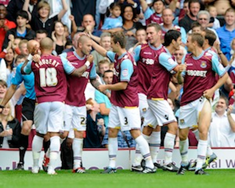 AJH_Portsmouth_LansburyCele_03.jpg