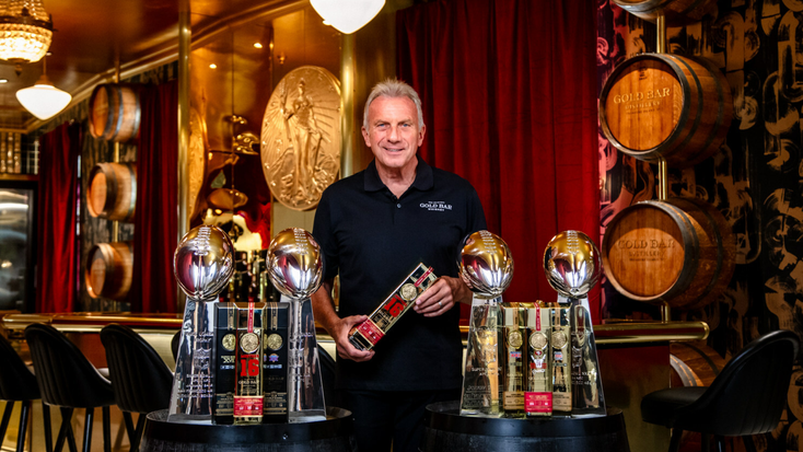 NFL legend Joe Montana unveils the Joe Montana Whiskey Collection with Gold Bar Whiskey. 