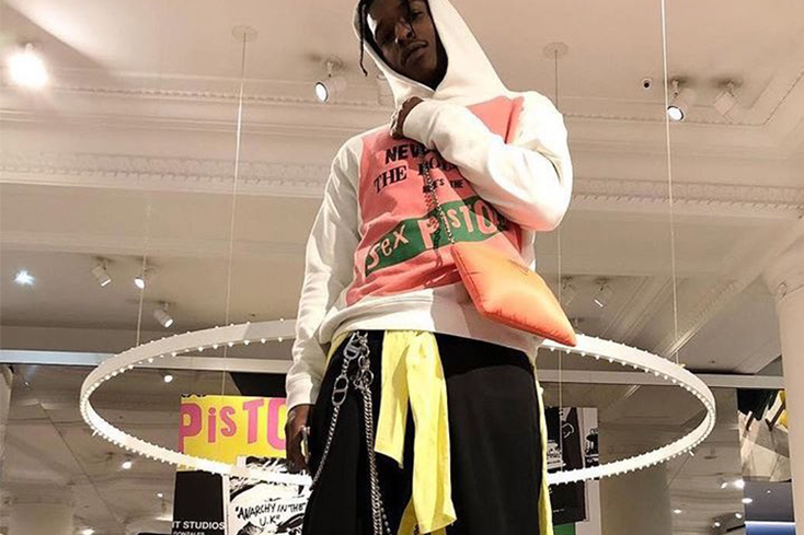 Bravado Styles Streetwear for Tupac and Sex Pistols Bravado Styles Streetwear for Tupac and Sex Pistols