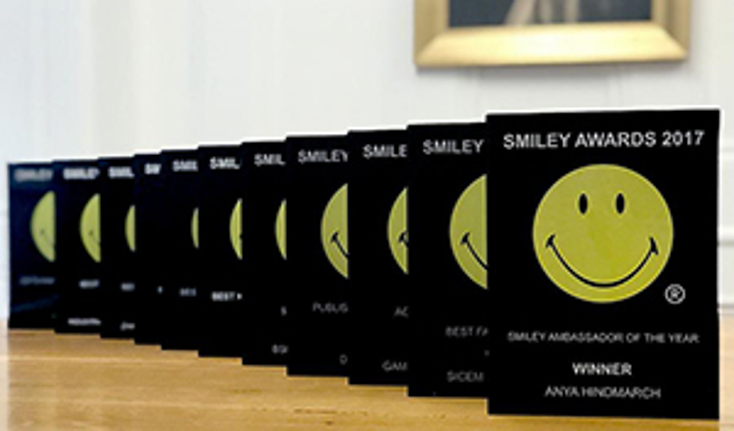 Smiley Honors Top Licensing Partners Smiley Honors Top Licensing Partners