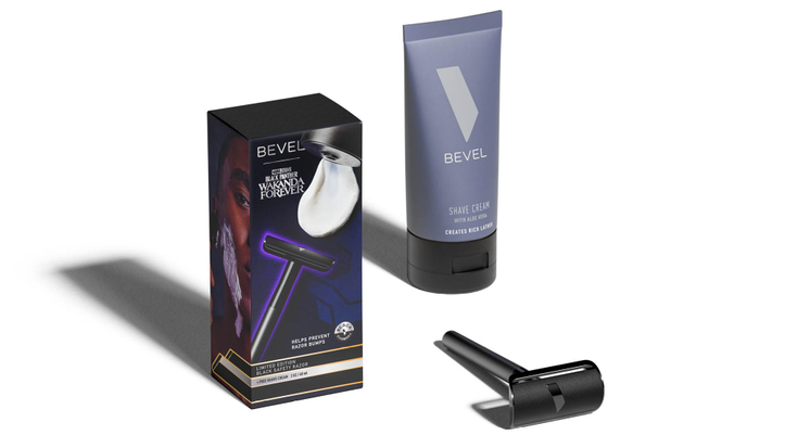 The "Black Panther: Wakanda Forever'' Safety Razor gift set. The "Black Panther: Wakanda Forever'' Safety Razor gift set.