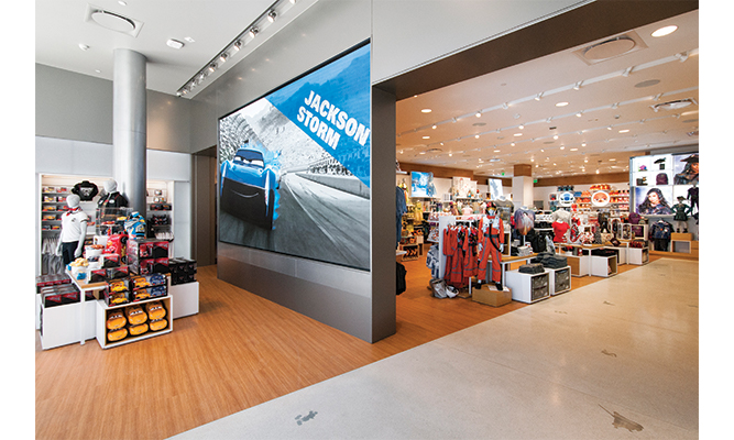 DisneyStore.jpg DisneyStore.jpg