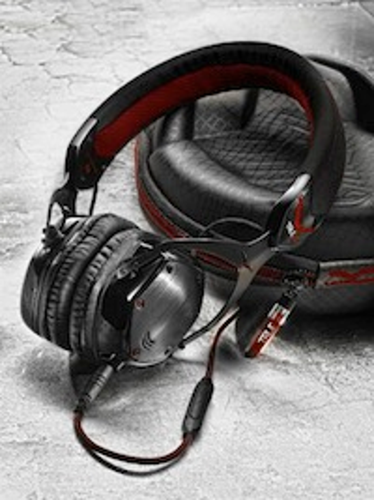 V-Moda Premieres True Blood Line V-Moda Premieres True Blood Line