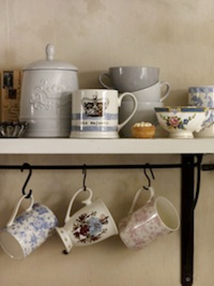 Shabby Chic Signs with U.K. Retailer Shabby Chic Signs with U.K. Retailer