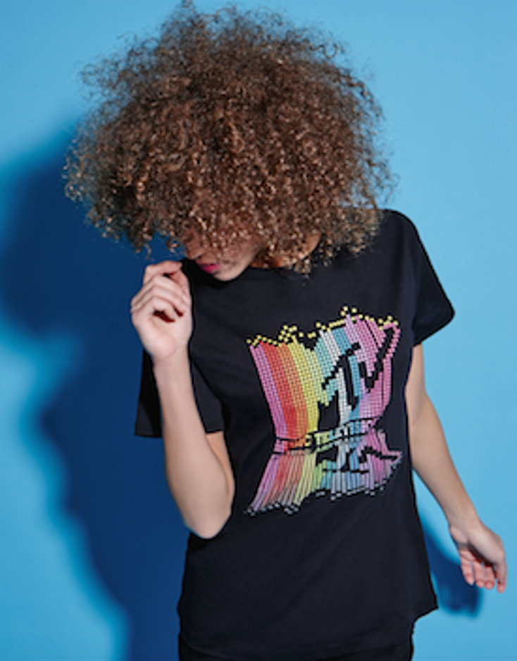 Tezenis Touts MTV EMA with Tees