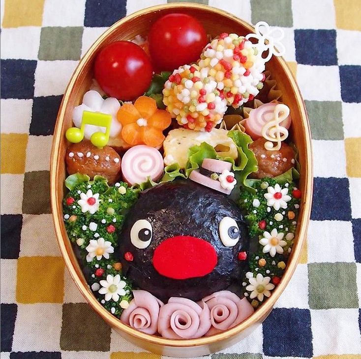 Pingu Gets Tasty with Lettuce Club Pingu Gets Tasty with Lettuce Club
