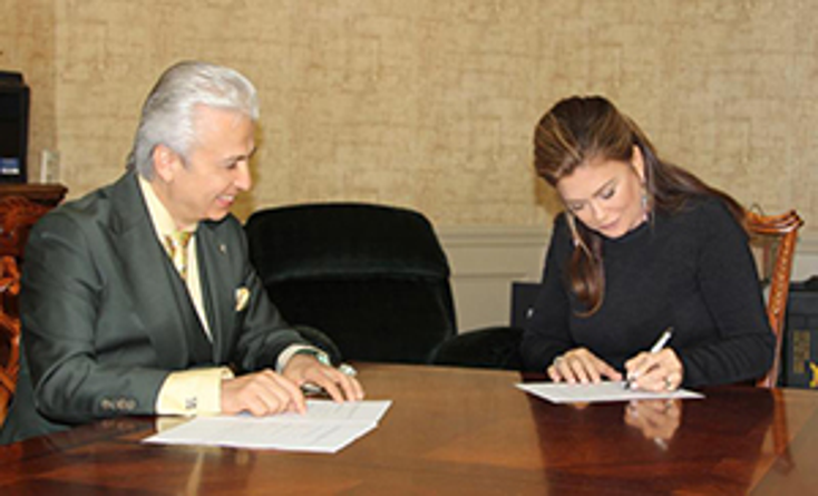 Kathy Ireland Joins Forces with Michael Amini Kathy Ireland Joins Forces with Michael Amini