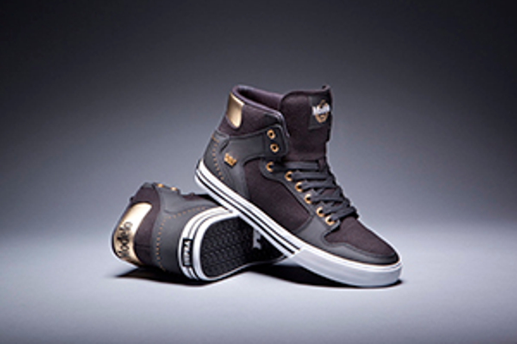 Modelo Steps into Footwear Modelo Steps into Footwear