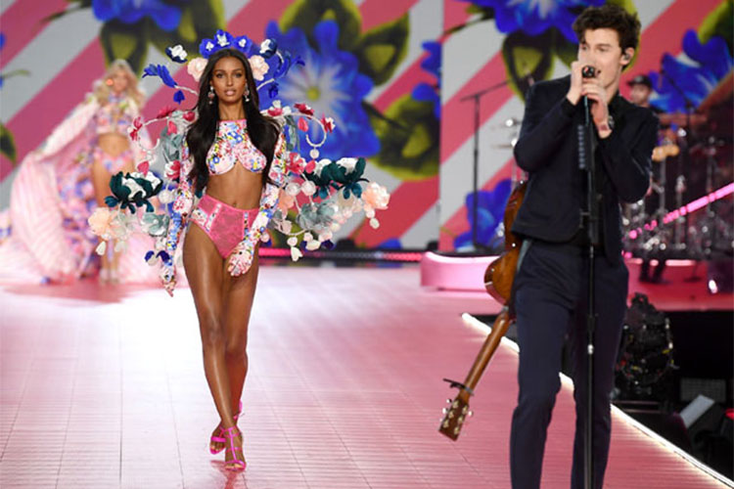 Victoria's Secret Sends Designers Prints Down Catwalk Victoria's Secret Sends Designers Prints Down Catwalk
