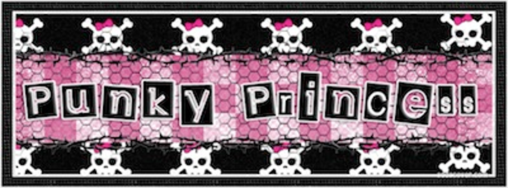 Punky Princess Joins ‘T-Shirt Booth’ Punky Princess Joins ‘T-Shirt Booth’