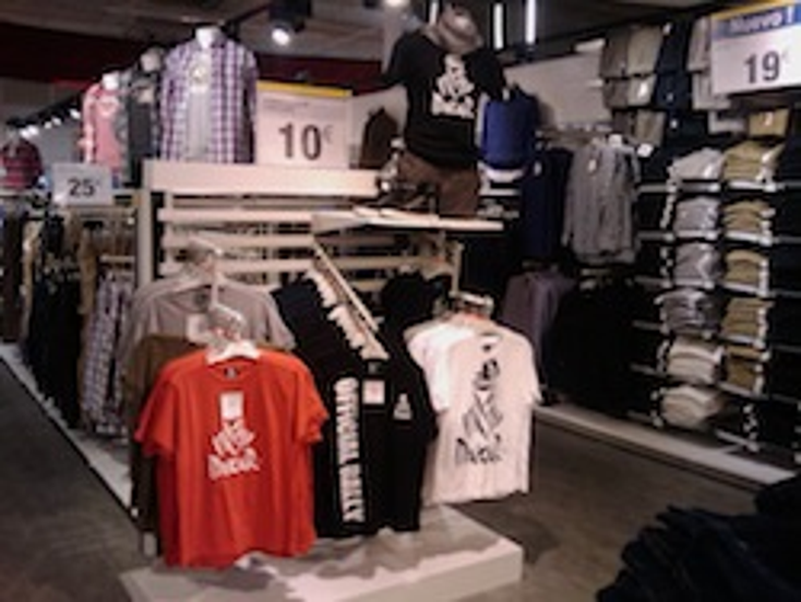 Carrefour Launches Dakar Apparel Carrefour Launches Dakar Apparel