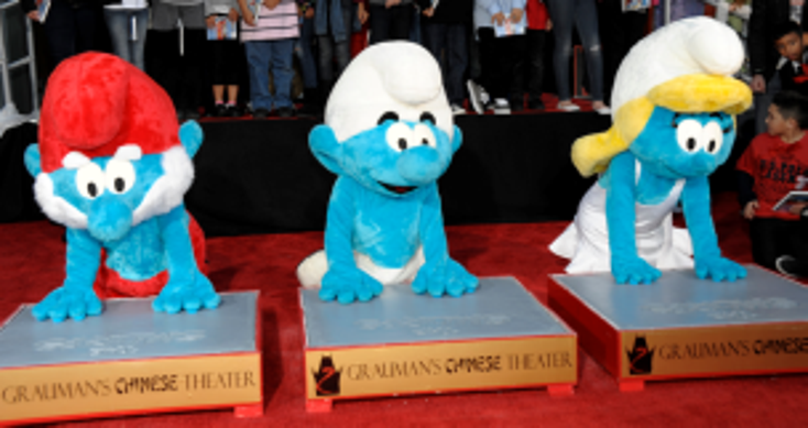 Smurfs Honored at Mann's Chinese