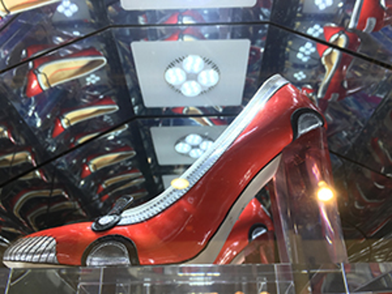 KatyPerryShoes1.jpg KatyPerryShoes1.jpg