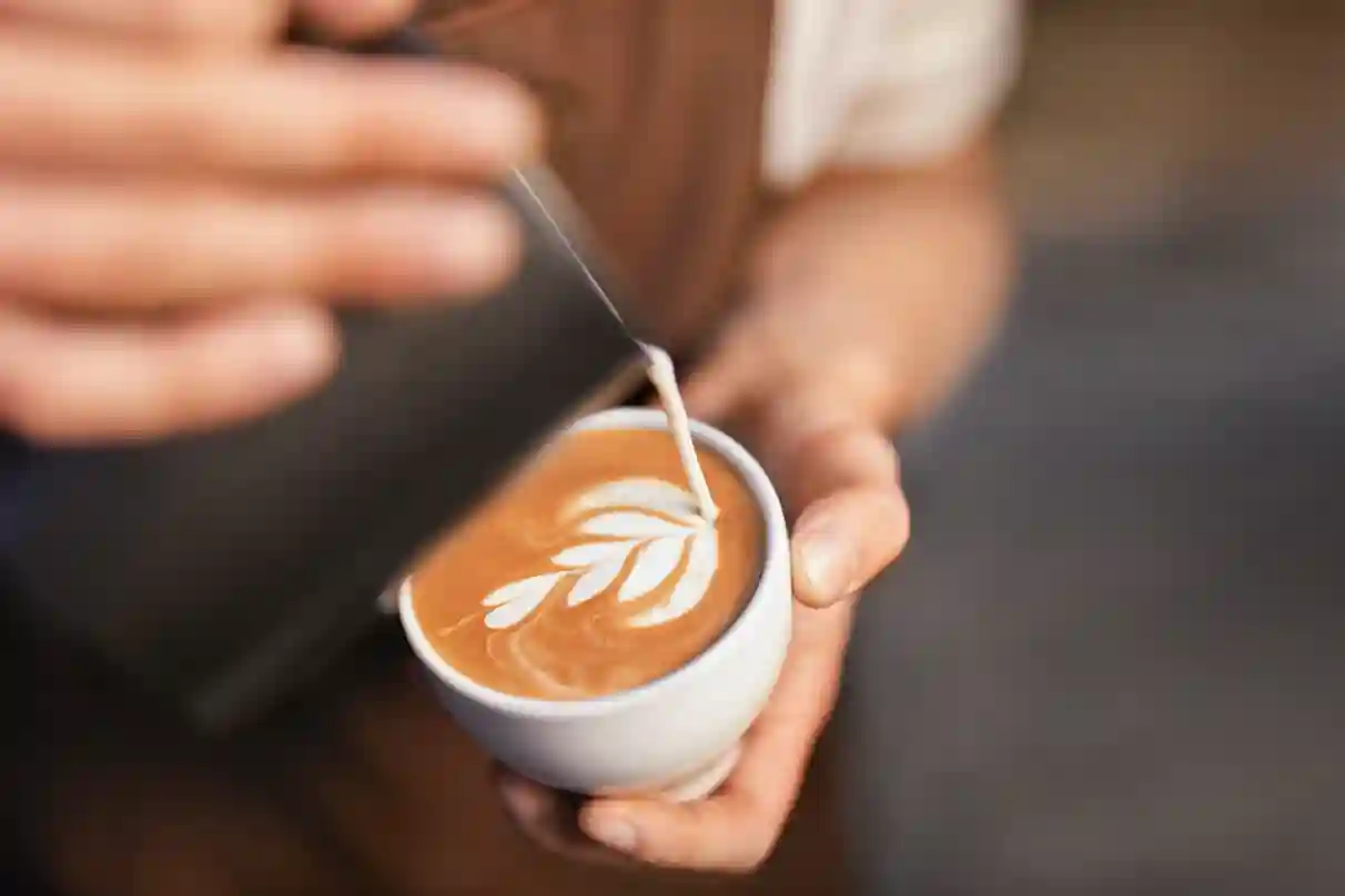 Barista-iStock-1045880988-bearbeitet_11zon.webp