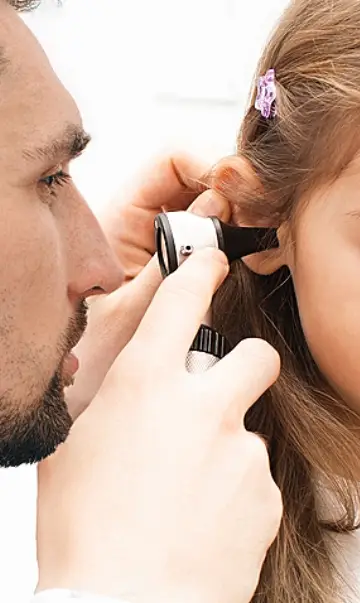 L'otite nei bambini: cause, sintomi e rimedi L'otite nei bambini: cause, sintomi e rimedi