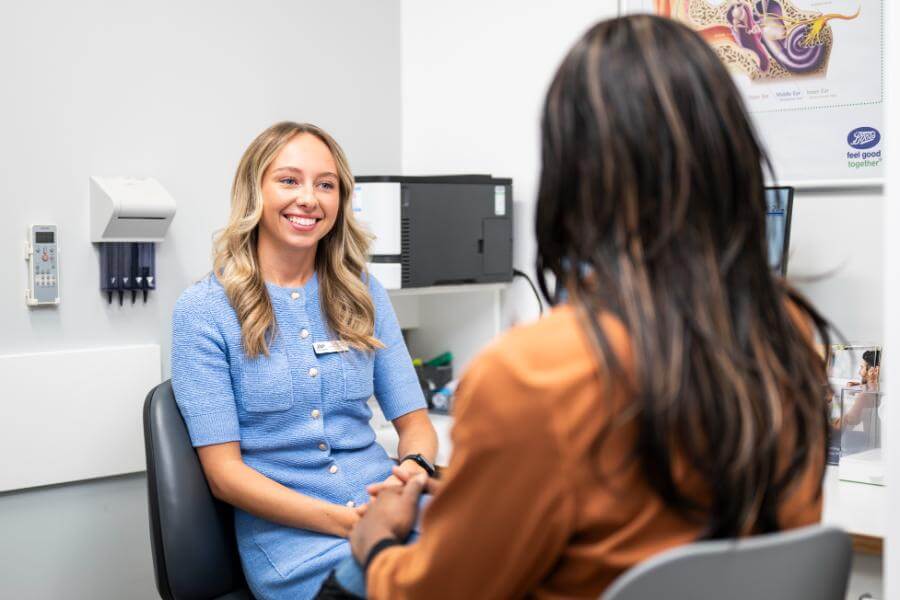 audiologists-with-customer.jpg