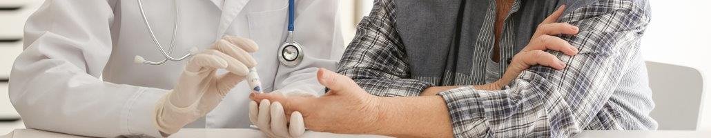 arts-helpt-vrouw-met-diabetes-1030.jpg