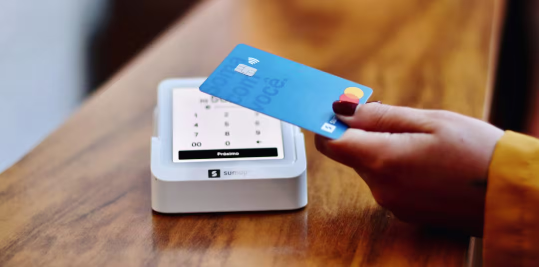 kreditkort-betaling-terminal-editorial.avif