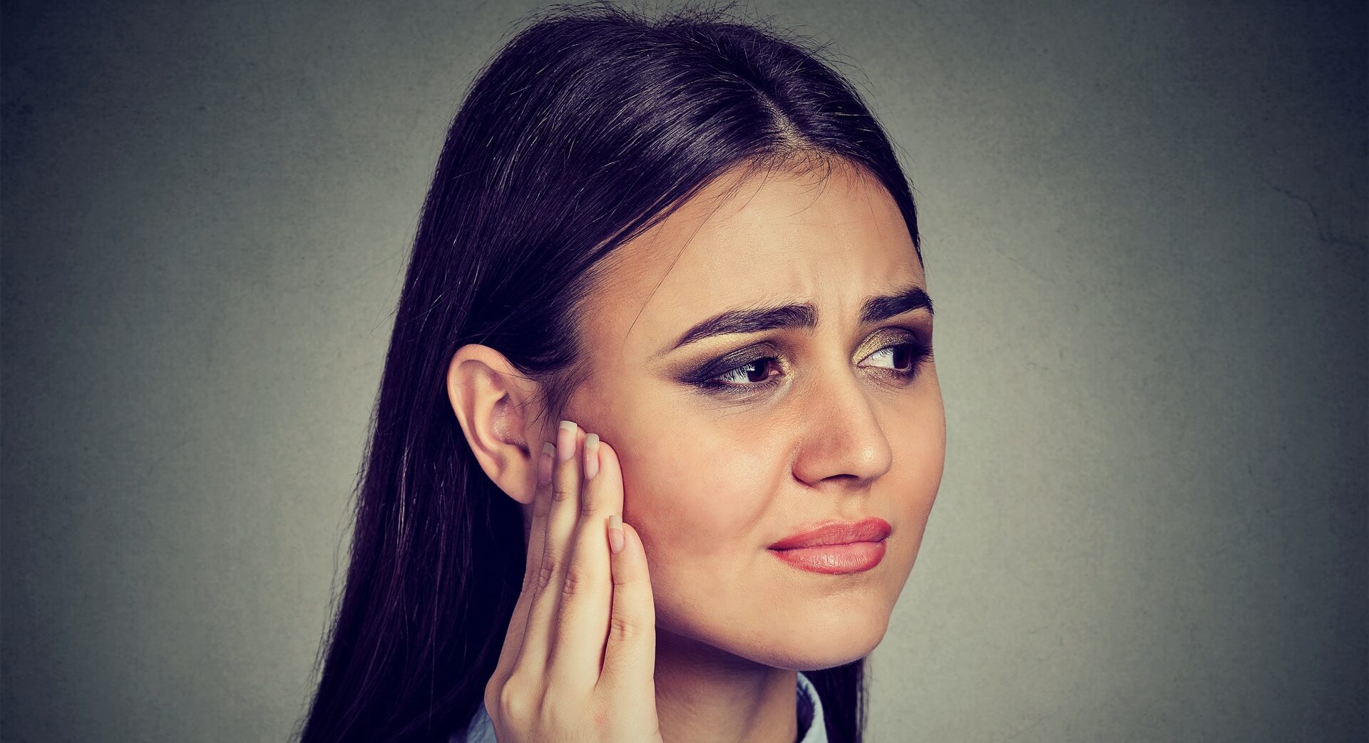 women-with-earache-desktop-banner.jpg
