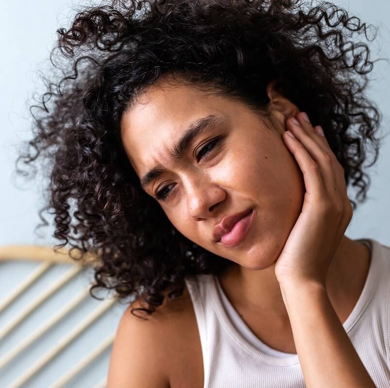 young-women-with-ear-infection-mobile-banner.jpg