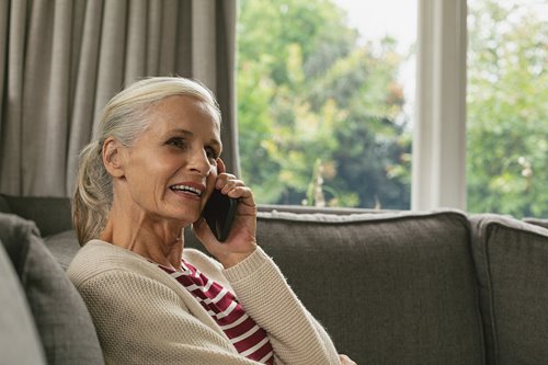 Telefones para idosos.jpg