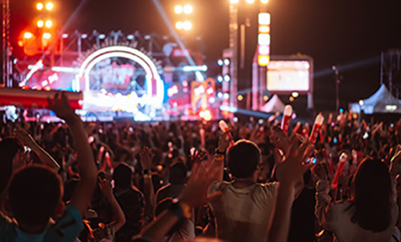 crowd-of-hands-up-concert-stag-500.jpg