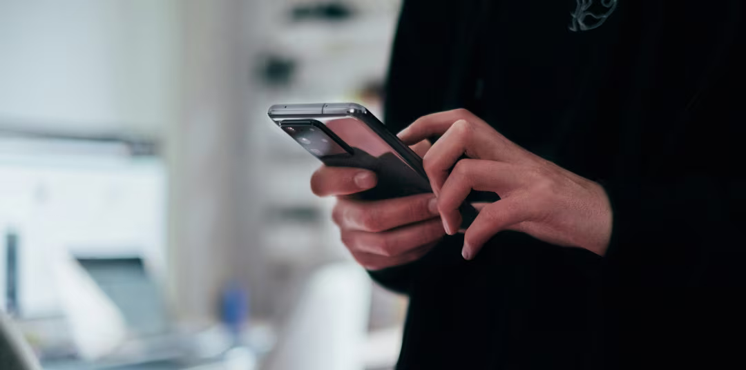 myaudionova-smartphone-telefon-editorial.avif