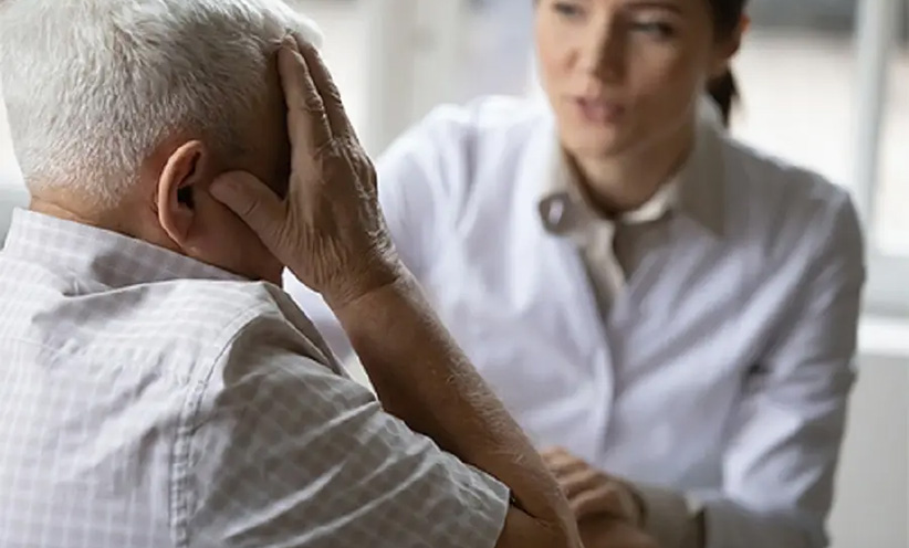 gestresster-aelterer-patient.jpg