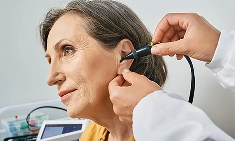 frau-erhaelt-tympanometry.webp