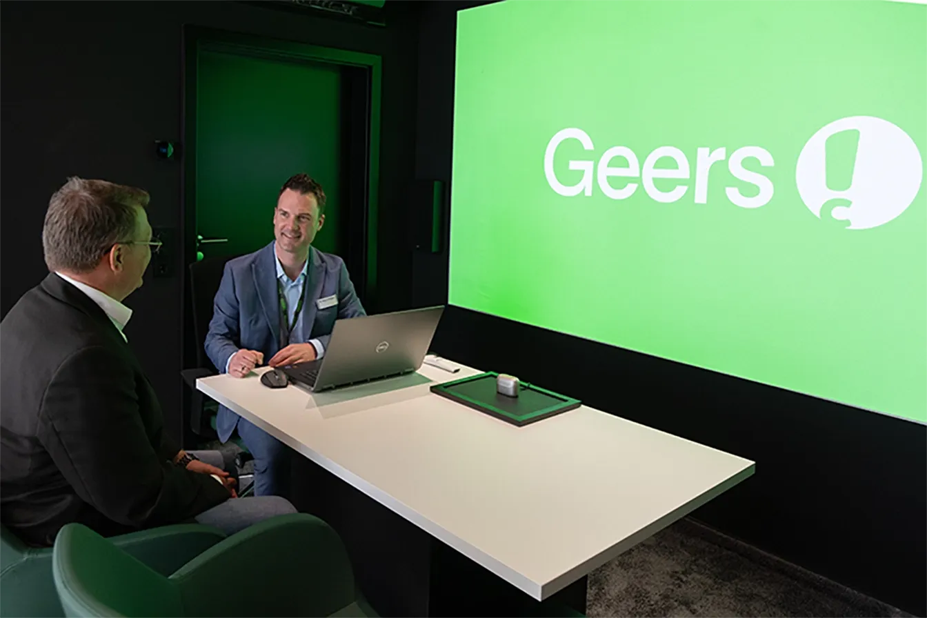 Bild 02_©GEERS_Sonova_Fotostudio Essen Claudia Posern_banner.webp