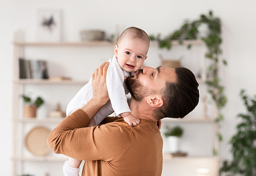 dads-love-cute-baby-500.jpg