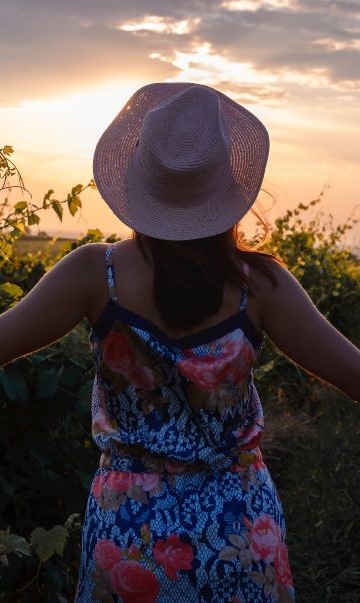 beautiful-woman-in-vineyard.jpg
