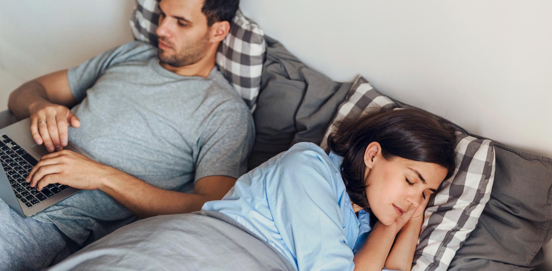 How Sleeping with Noise Impacts Your Sleep Cycle_BlogDesktop.jpg
