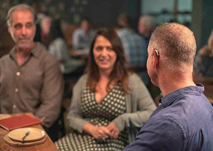 friends-talking-in-the-pub.jpg