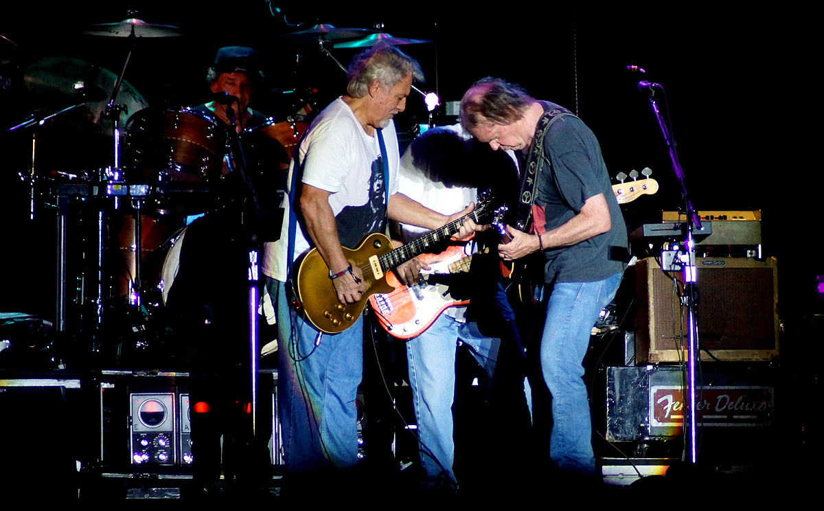 Neil_Young_&_Crazy_Horse_in_2012.jpg