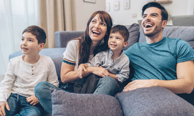 basis-moodbild-familie-tv.jpg