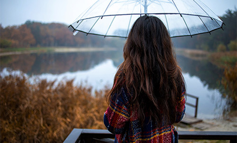 lonely-sad-girl-on-the-lake-500.jpg